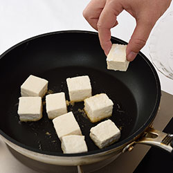 コロコロ豆腐ステーキの野菜あんかけ　プロセスカット